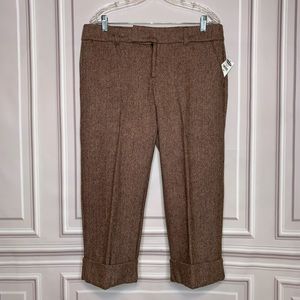 Size 12. Old Navy wool crop pant. Low rise.